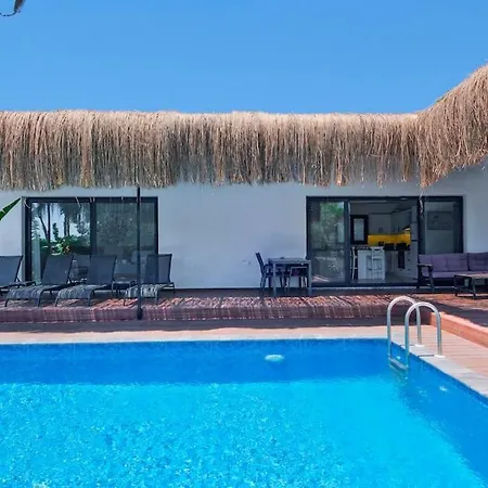 Aloha Gocek Indoor Pool And Sauna フェティエ